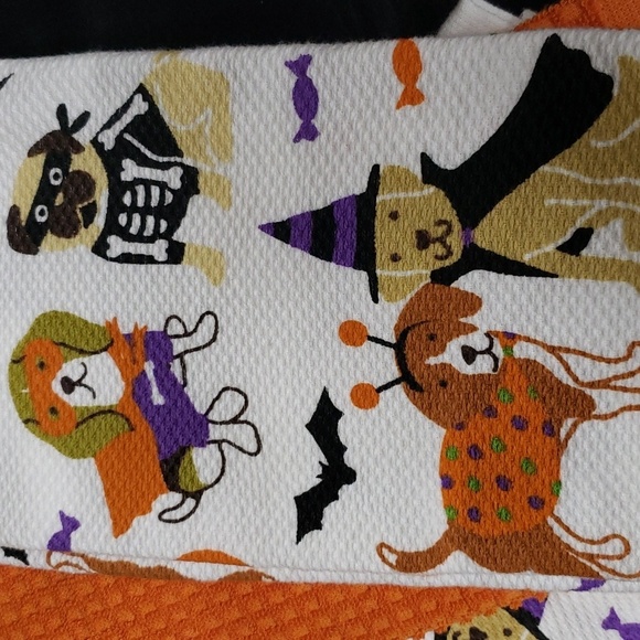 Casaba Dogs in Costumes Halloween Kitchen Towels - Picture 2 of 7